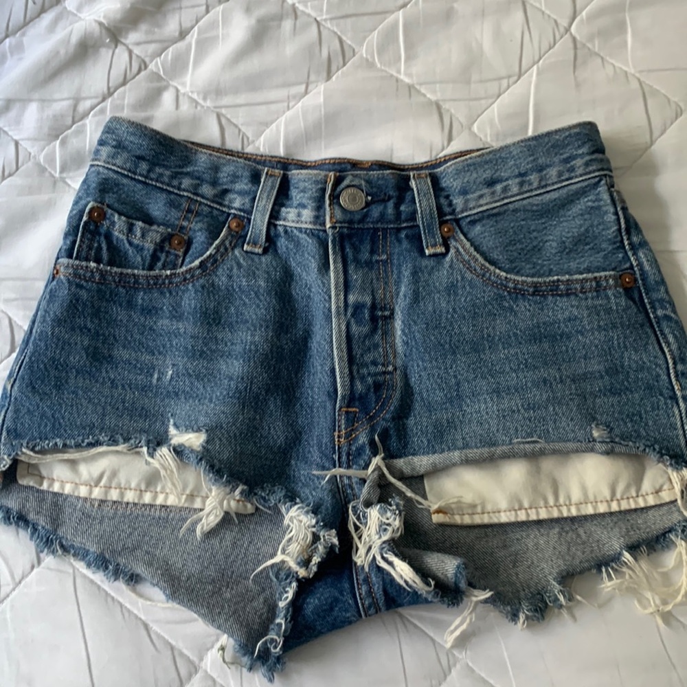 Levi’s high waisted 501 short